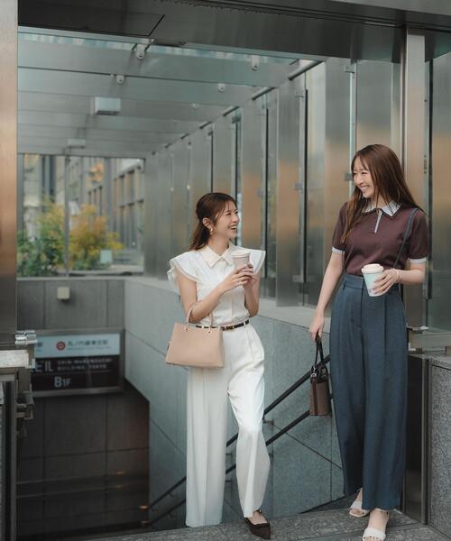 NATURAL BEAUTY BASIC(ナチュラルビューティーベーシック)の「グロッシーパンツ(その他パンツ・レディース・カーキ/オフホワイト・MEDIUM/P/S)」の4枚目の写真