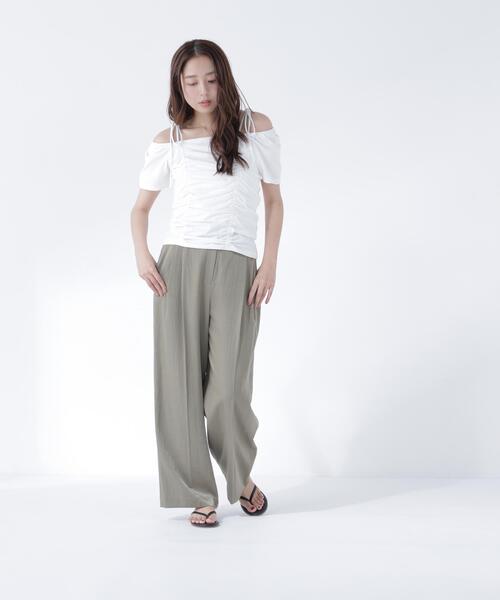 NATURAL BEAUTY BASIC(ナチュラルビューティーベーシック)の「グロッシーパンツ(その他パンツ・レディース・カーキ/オフホワイト・MEDIUM/P/S)」の9枚目の写真