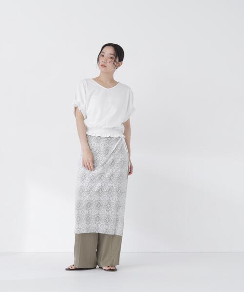 NATURAL BEAUTY BASIC(ナチュラルビューティーベーシック)の「グロッシーパンツ(その他パンツ・レディース・カーキ/オフホワイト・MEDIUM/P/S)」の12枚目の写真