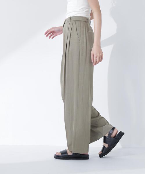 NATURAL BEAUTY BASIC(ナチュラルビューティーベーシック)の「グロッシーパンツ(その他パンツ・レディース・カーキ/オフホワイト・MEDIUM/P/S)」の13枚目の写真