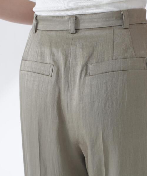 NATURAL BEAUTY BASIC(ナチュラルビューティーベーシック)の「グロッシーパンツ(その他パンツ・レディース・カーキ/オフホワイト・MEDIUM/P/S)」の17枚目の写真