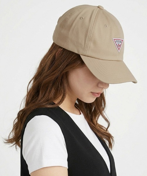 Guess（ゲス）の「【GUESS】ゲス　ロゴ　ベースボールキャップ（キャップ・レディース・カーキ系1/ブラック系1/ベージュ系2/ネイビー系1/ホワイト系1/ホワイト系2/ブラック系2/ベージュ系1/カーキ系2/ネイビー系2・FREE）」の5枚目の写真