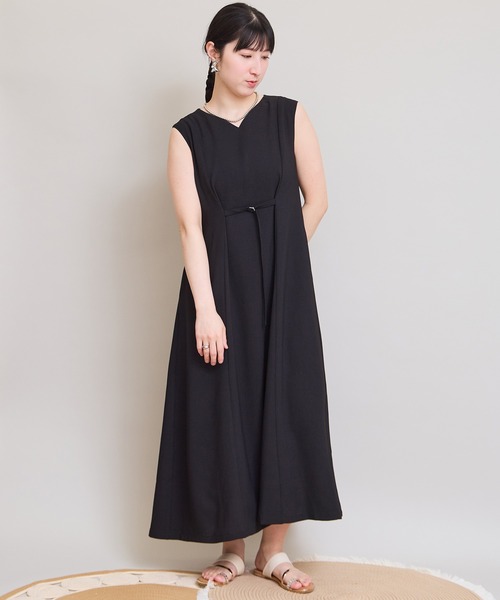 LHELBIE(レルビエ)の「ウエストベルトワンピース(ワンピース・レディース・ブラウン/グレイッシュベージュ/ブラック・M)」の19枚目の写真