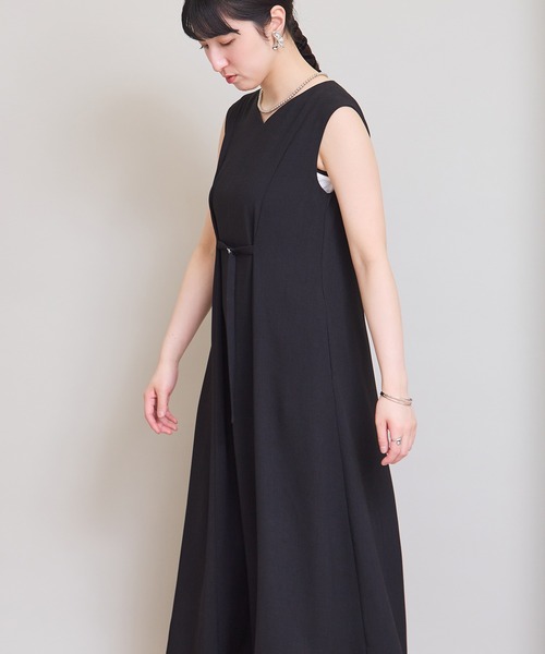 LHELBIE(レルビエ)の「ウエストベルトワンピース(ワンピース・レディース・ブラウン/グレイッシュベージュ/ブラック・M)」の8枚目の写真