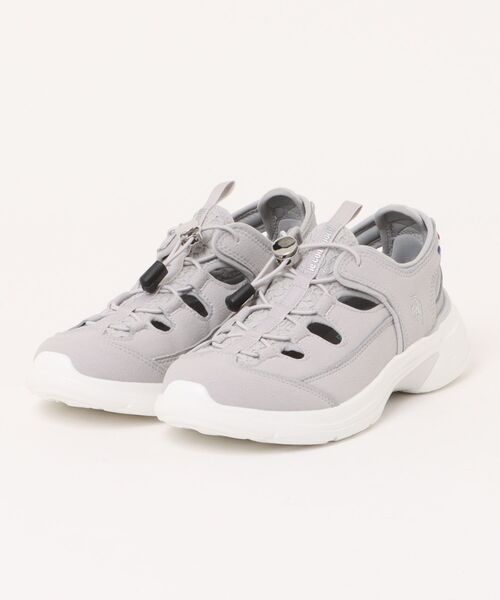 le coq sportif(ルコックスポルティフ)の「le coq sportif ルコックスポルティフ LCS LORRAINE SS【軽量】レディーススニーカーサンダル(LCSロレーヌSS)(サンダル・レディース・ベージュ/グレー/ブラック・22.5cm/23.0cm/23.5cm/24.0cm/24.5cm/25.0cm)」の2枚目の写真