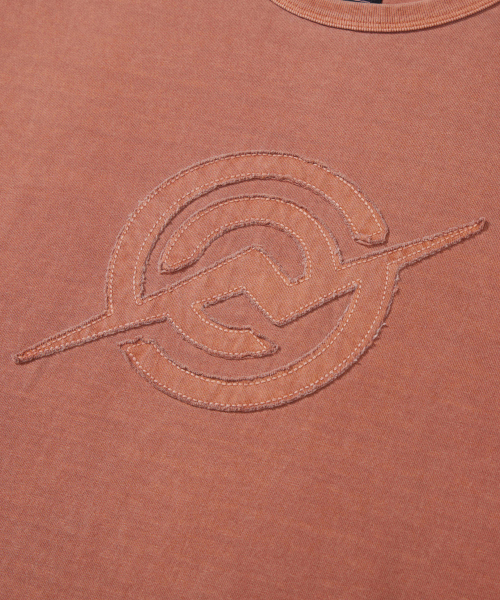 KALAPATTHAR（カラパタール）の「KP SYMBOL LOGO PIGMENT WASHED SHORT-SLEEVED T-SHIRT - ORANGE（Tシャツ/カットソー・メンズ・その他・MEDIUM/LARGE/X-LARGE）」の7枚目の写真