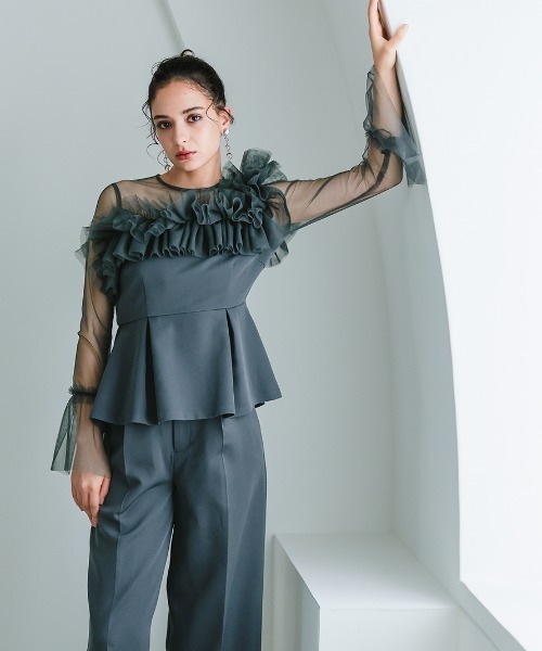 Callarus(カラルス)の「4WAYチュールフリルデザインブラウスパンツセットアップドレス〔Callarus〕(パンツドレス・レディース・ブラック/ブラウン/チャコール・M/L/LL)」の7枚目の写真