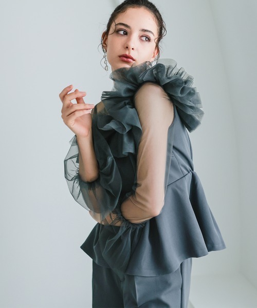 Callarus(カラルス)の「4WAYチュールフリルデザインブラウスパンツセットアップドレス〔Callarus〕(パンツドレス・レディース・ブラック/ブラウン/チャコール・M/L/LL)」の10枚目の写真