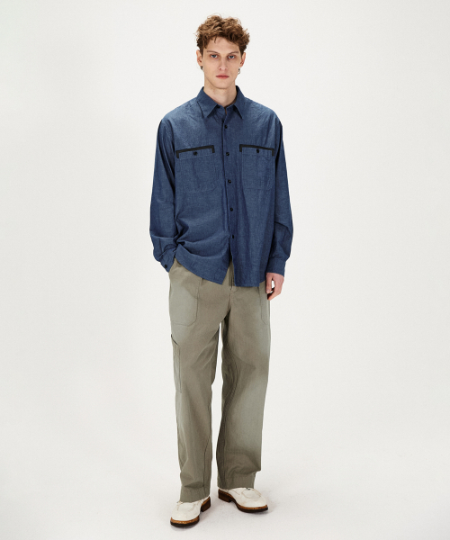 SHIRTER(シャーター)の「LEATHER TRIM LINEN BLEND SHIRT (BLUE)(シャツ/ブラウス・メンズ・その他・SMALL/LARGE/MEDIUM)」の3枚目の写真
