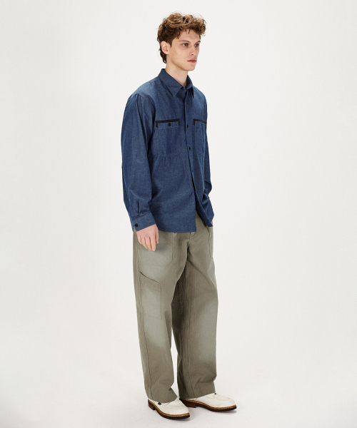 SHIRTER(シャーター)の「LEATHER TRIM LINEN BLEND SHIRT (BLUE)(シャツ/ブラウス・メンズ・その他・SMALL/LARGE/MEDIUM)」の4枚目の写真