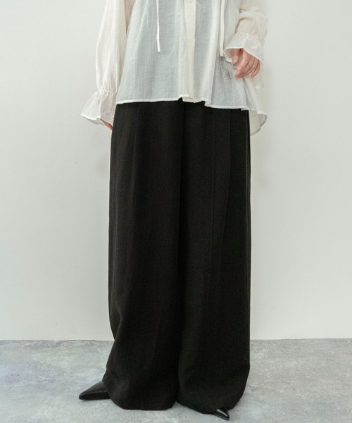 on:nue（オンニュ）の「【on:nue】[着用動画あり！/4色展開/2サイズ展開] リネン混リラックスタックワイドパンツ /2026 SS COLLECTION（その他パンツ・レディース・ブラック/アイボリー/チャコール/ベージュ・SMALL/MEDIUM）」の7枚目の写真
