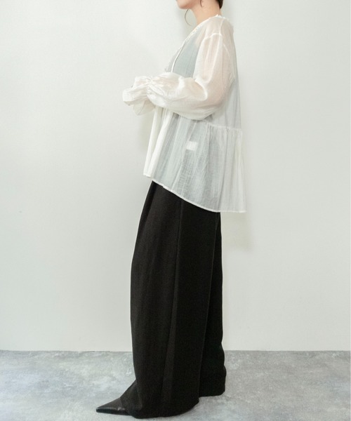 on:nue（オンニュ）の「【on:nue】[着用動画あり！/4色展開/2サイズ展開] リネン混リラックスタックワイドパンツ /2026 SS COLLECTION（その他パンツ・レディース・ブラック/アイボリー/チャコール/ベージュ・SMALL/MEDIUM）」の14枚目の写真