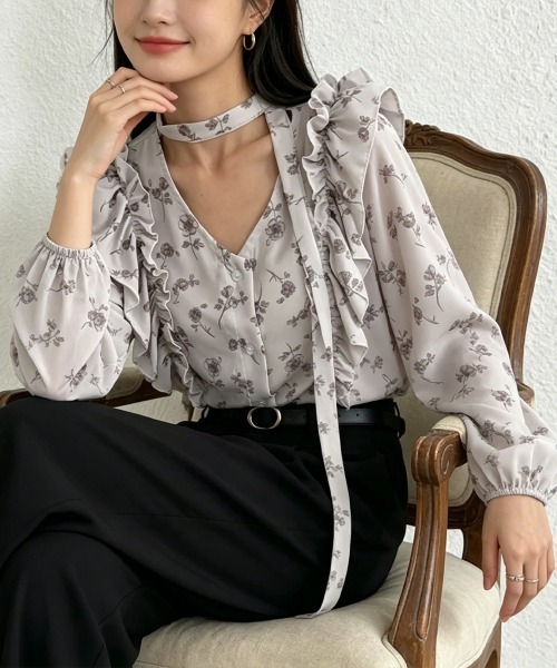 Miniministore(ミニミニストア)の「フリル花柄シャツブラウス リボンタイ付き(シャツ/ブラウス・レディース・グレイッシュベージュ/ライトブルー・FREE)」の9枚目の写真