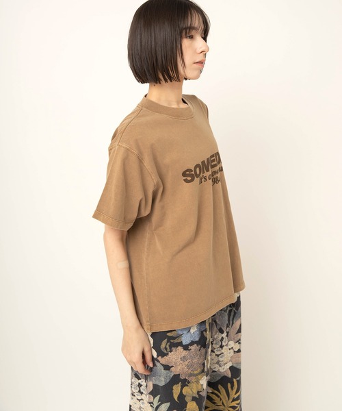 RNA-N(アールエヌエーエヌ)の「M2669 SOMEDAYロゴT(Tシャツ/カットソー・レディース・キナリ/スミクロ/キャメル・FREE)」の20枚目の写真