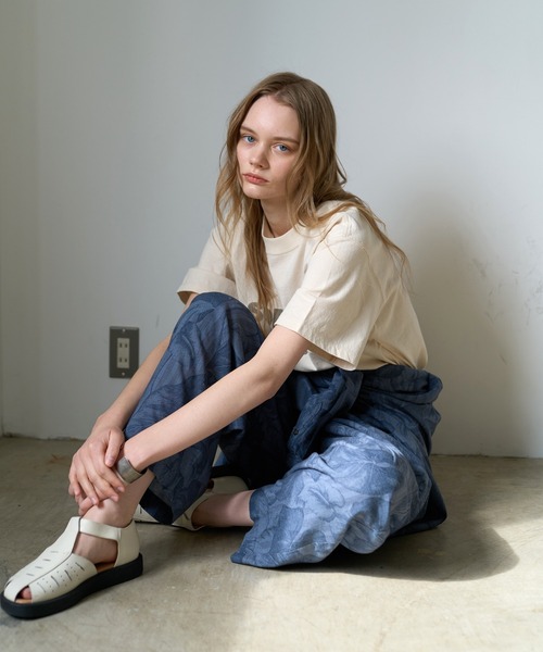 RNA-N(アールエヌエーエヌ)の「M2669 SOMEDAYロゴT(Tシャツ/カットソー・レディース・キナリ/スミクロ/キャメル・FREE)」の7枚目の写真