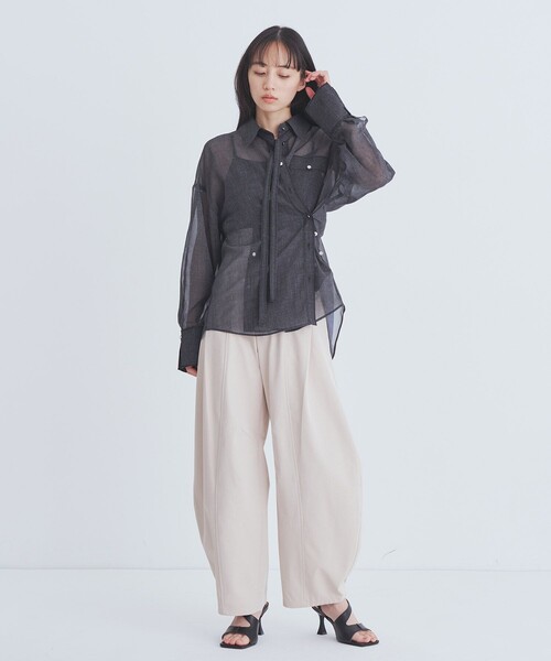 UNITED TOKYO(ユナイテッドトウキョウ)の「【残りわずか!】シアーボイルトリムシャツ|ウォッシャブル/シアーシャツ/軽羽織/夏服/シアートップス(シャツ/ブラウス・レディース・グレー/サックスブルー・FREE)」の4枚目の写真