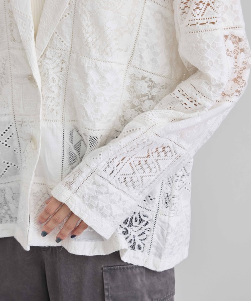SALON adam et rope'（サロン アダム エ ロペ）の「【WEB限定】刺繍レースパッチワークシャツジャケット/ セットアップ対応（テーラードジャケット・レディース・ブラック/ホワイト・FREE）」の9枚目の写真