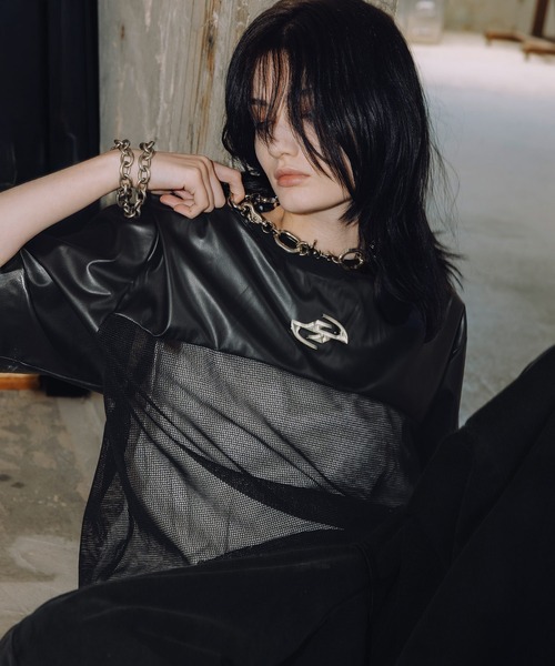 ERAR（エラー）の「【ERAR】レザーメッシュ切り替えメタルパーツTシャツ（Tシャツ/カットソー・メンズ・ブラック・XL/L/M/S）」の5枚目の写真