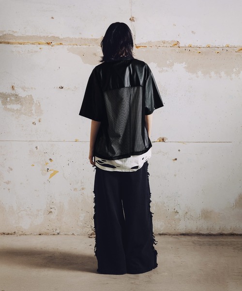 ERAR（エラー）の「【ERAR】レザーメッシュ切り替えメタルパーツTシャツ（Tシャツ/カットソー・メンズ・ブラック・XL/L/M/S）」の13枚目の写真