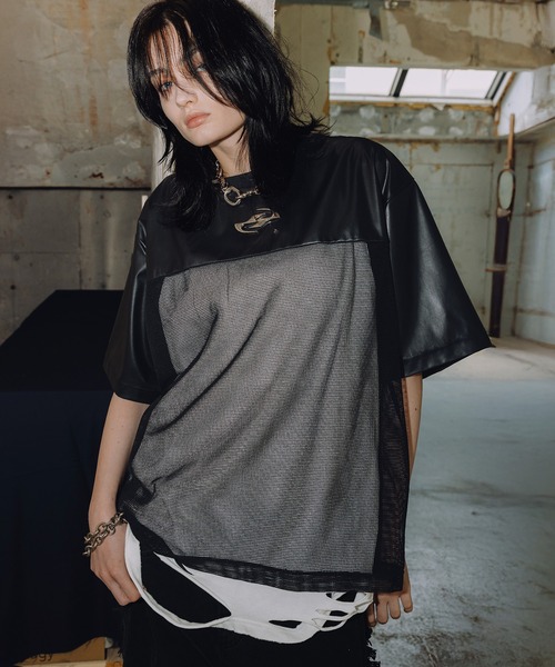 ERAR（エラー）の「【ERAR】レザーメッシュ切り替えメタルパーツTシャツ（Tシャツ/カットソー・メンズ・ブラック・XL/L/M/S）」の3枚目の写真