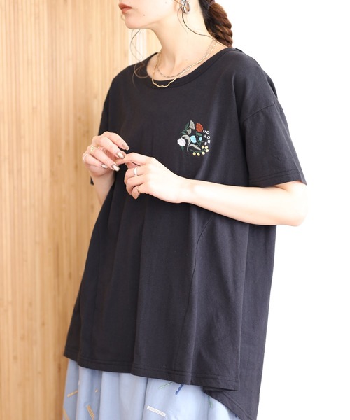 Emago（イマゴ）の「EMAGO 花刺繍ﾌﾚｱT 半袖（Tシャツ/カットソー・レディース・ブラック/ピンク/アイボリー・FREE）」の12枚目の写真