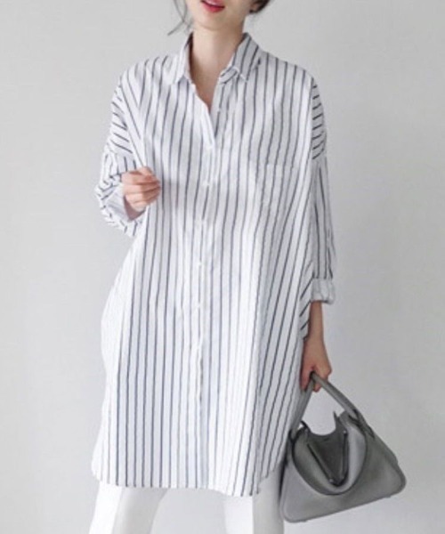 Flugge(フラッジー)の「ミドル丈ベーシックシャツ(シャツ/ブラウス・レディース・ホワイト/ホワイト×ブラック・MEDIUM/LARGE)」の4枚目の写真