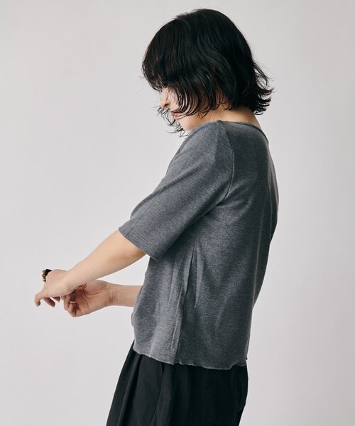 goocy(グーシー)の「テレコギャザー5分袖Vカーデ(Tシャツ/カットソー・レディース・ホワイト/チャコールグレー/ブラック・FREE)」の22枚目の写真