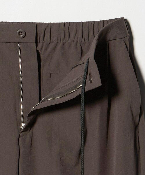UNITED ARROWS(ユナイテッドアローズ)の「DotAir ドットエア ヘムコード 2プリーツ パンツ 吸水速乾 タテストレッチ(スラックス・メンズ・ダークブラウン/ブラック・XL/S/L/M)」の19枚目の写真