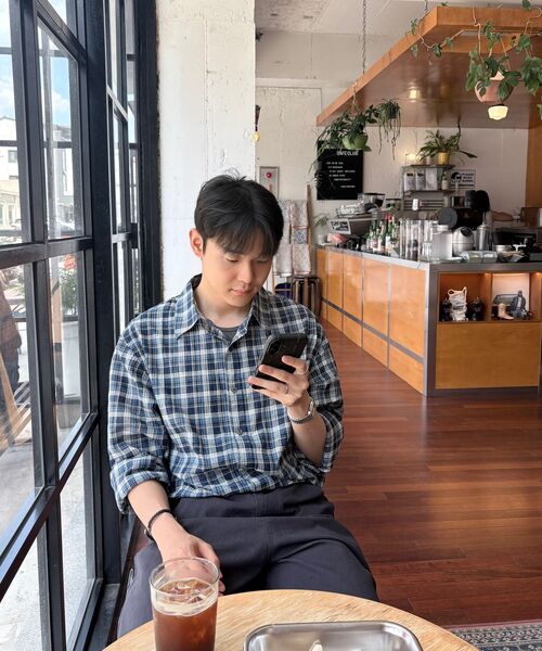 DNSR（ディーエヌエスアール）の「ライトサマー チェックシャツ ブルー（シャツ/ブラウス・メンズ・その他・MEDIUM/LARGE/X-LARGE/SMALL）」の4枚目の写真