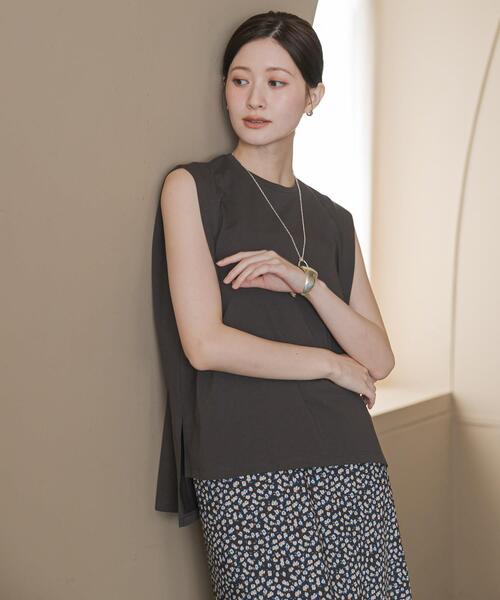 URBAN RESEARCH(アーバンリサーチ)の「汗染み防止ショルダータックカットソー(タンクトップ・レディース・チャコールグレー/オフホワイト/ブルー系その他・FREE)」の5枚目の写真