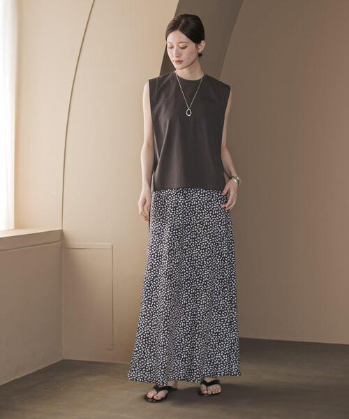 URBAN RESEARCH(アーバンリサーチ)の「汗染み防止ショルダータックカットソー(タンクトップ・レディース・チャコールグレー/オフホワイト/ブルー系その他・FREE)」の8枚目の写真