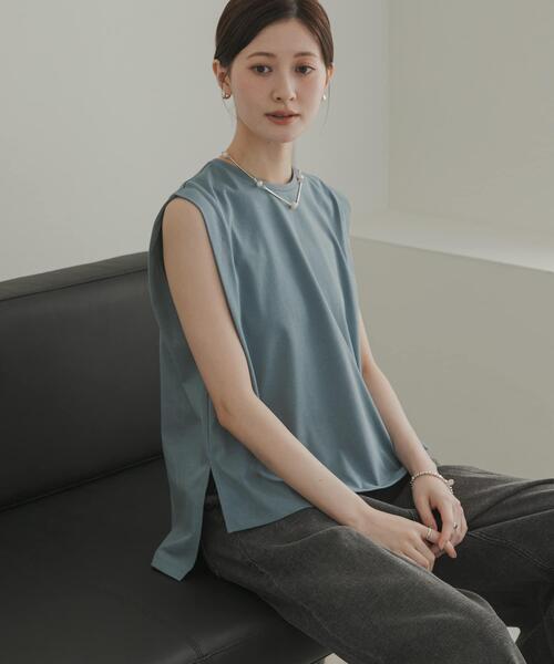 URBAN RESEARCH(アーバンリサーチ)の「汗染み防止ショルダータックカットソー(タンクトップ・レディース・チャコールグレー/オフホワイト/ブルー系その他・FREE)」の11枚目の写真