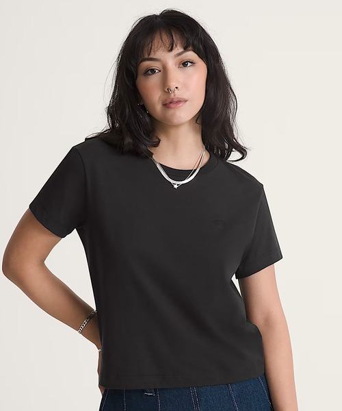 VANS(バンズ)の「ウィメンズ SALTON Tシャツ / Salton Crew SS Tee Black VN000W17BLK1(Tシャツ/カットソー・レディース・ブラック・SMALL/MEDIUM/LARGE)」の1枚目の写真