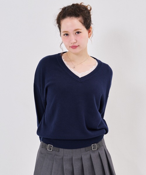 TINA:JOJUN(ティーナジョジュン)の「Vネック ビッグ 刺繍 ニットプルオーバー TINA:JOJUN(ニット/セーター・レディース・ネイビー/ライトグレー/ラベンダー・M)」の17枚目の写真