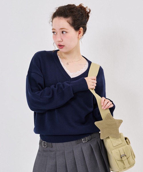TINA:JOJUN(ティーナジョジュン)の「Vネック ビッグ 刺繍 ニットプルオーバー TINA:JOJUN(ニット/セーター・レディース・ネイビー/ライトグレー/ラベンダー・M)」の19枚目の写真