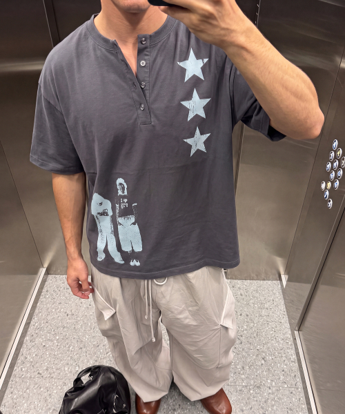 GRAVER（グレーバー）の「[ユニセックス]STAR3 ヘンリーネック半袖Tシャツ 2カラー（Tシャツ/カットソー・レディース・Beige/チャコールグレー・MEDIUM/LARGE）」の15枚目の写真