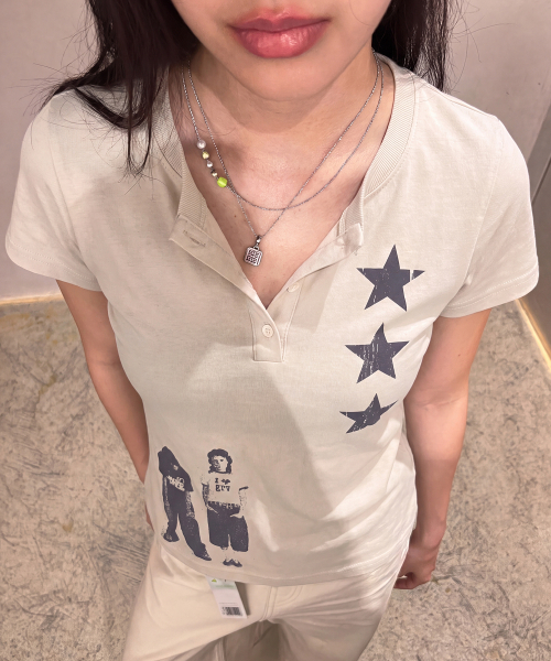 GRAVER（グレーバー）の「[ユニセックス]STAR3 ヘンリーネック半袖Tシャツ 2カラー（Tシャツ/カットソー・レディース・Beige/チャコールグレー・MEDIUM/LARGE）」の14枚目の写真