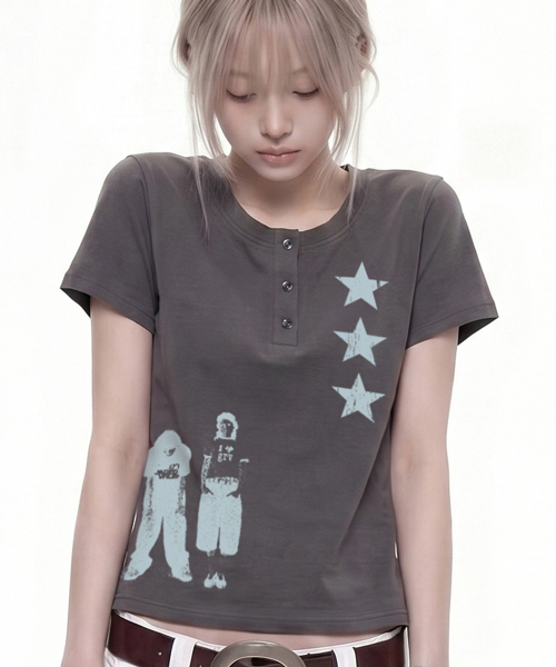 GRAVER（グレーバー）の「[ユニセックス]STAR3 ヘンリーネック半袖Tシャツ 2カラー（Tシャツ/カットソー・レディース・Beige/チャコールグレー・MEDIUM/LARGE）」の9枚目の写真