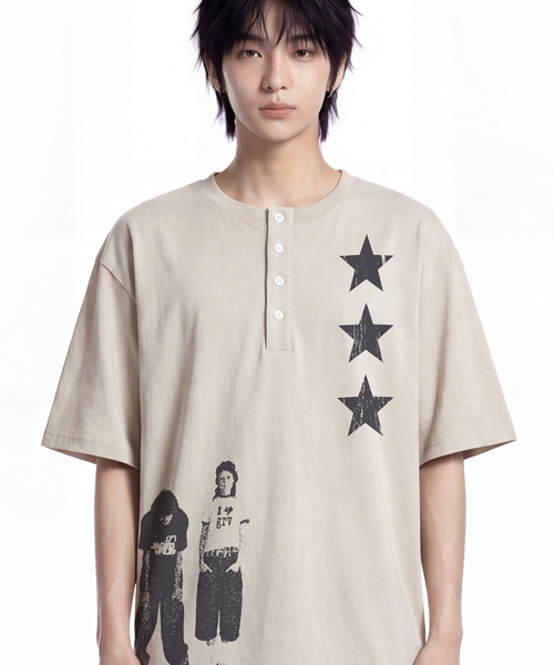 GRAVER（グレーバー）の「[ユニセックス]STAR3 ヘンリーネック半袖Tシャツ 2カラー（Tシャツ/カットソー・レディース・Beige/チャコールグレー・MEDIUM/LARGE）」の7枚目の写真