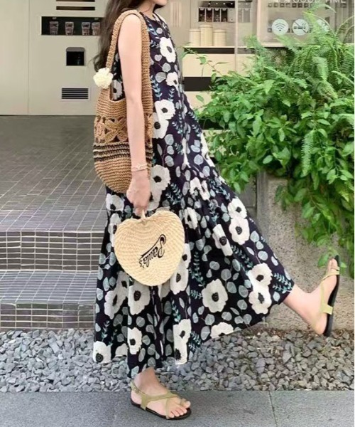 北欧風フラワーデザインノースリーブワンピース（ワンピース
