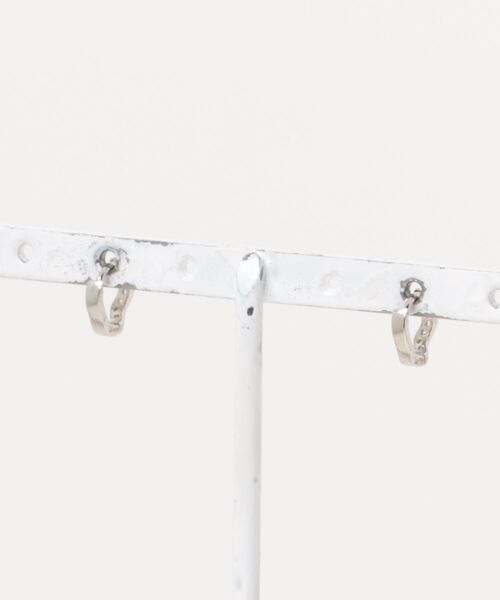 Cream dot.（クリームドット）の「【金属アレルギー対応】極小6mm！ビジューが煌くウェーブフープピアス（ピアス（両耳用）・レディース・ピンクゴールド/シルバー/ゴールド・ONE SIZE）」の11枚目の写真