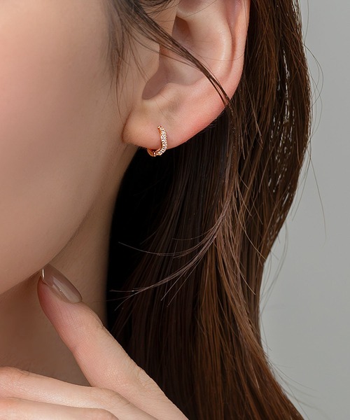 Cream dot.（クリームドット）の「【金属アレルギー対応】極小6mm！ビジューが煌くウェーブフープピアス（ピアス（両耳用）・レディース・ピンクゴールド/シルバー/ゴールド・ONE SIZE）」の12枚目の写真