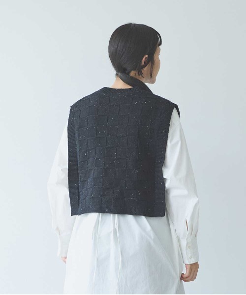 yuni(ユニ )の「5G Nep/w block pattern knit vest(ベスト・レディース・ブラック/グレー/ブラウン・FREE)」の17枚目の写真