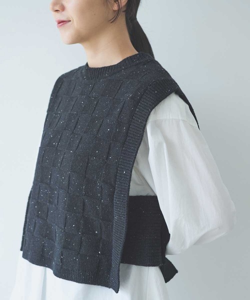 yuni(ユニ )の「5G Nep/w block pattern knit vest(ベスト・レディース・ブラック/グレー/ブラウン・FREE)」の22枚目の写真