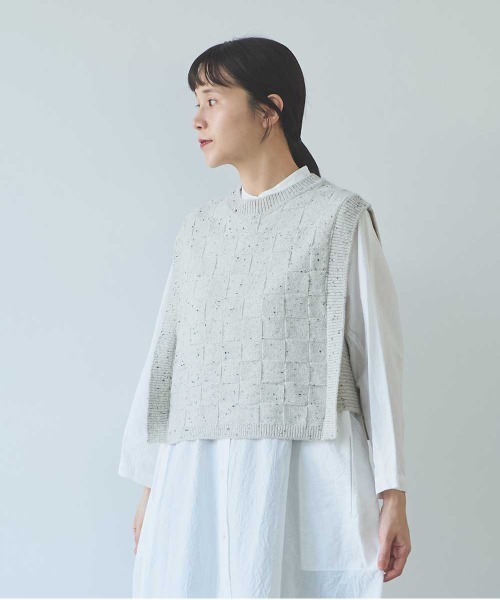 yuni(ユニ )の「5G Nep/w block pattern knit vest(ベスト・レディース・ブラック/グレー/ブラウン・FREE)」の8枚目の写真