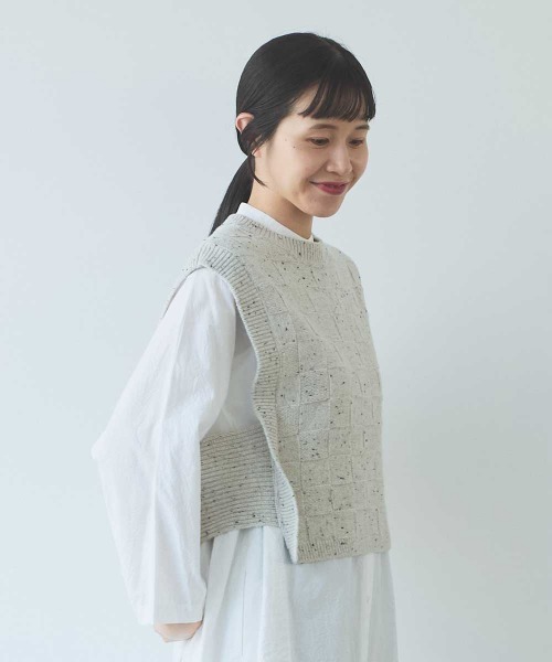 yuni(ユニ )の「5G Nep/w block pattern knit vest(ベスト・レディース・ブラック/グレー/ブラウン・FREE)」の10枚目の写真