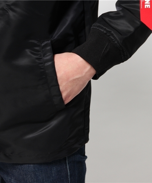 WHO'S WHO gallery（フーズフーギャラリー）の「【Em@//ONE】コーチジャケット（ブルゾン・メンズ・オリーブ/ブラック・LARGE/MEDIUM）」の11枚目の写真