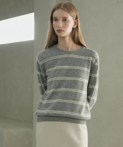 VLETI（ブレッティ）の「Merino Wool 100% Striped Round Knit (gray)（ニット/セーター・レディース・ライトグレー・FREE）」の2枚目の写真