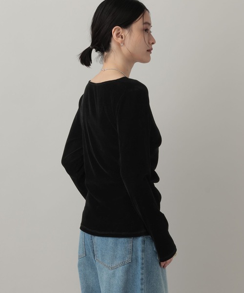 A part by(アパートバイ)の「ドレープベロアプルオーバー_長袖(Tシャツ/カットソー・レディース・ブラック/オフホワイト/ブラウン・FREE)」の10枚目の写真