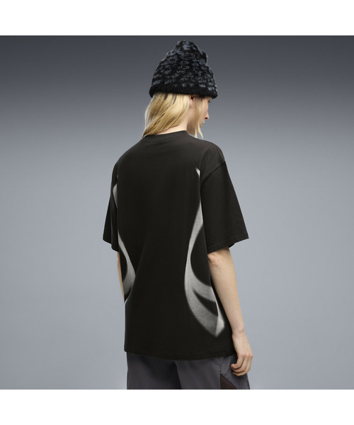 PUMA(プーマ)の「PUMA プーマ ユニセックス セラレーター グラフィック 半袖 Tシャツ(Tシャツ/カットソー・メンズ・ネイビー/ブラック・LARGE/SMALL/MEDIUM)」の10枚目の写真